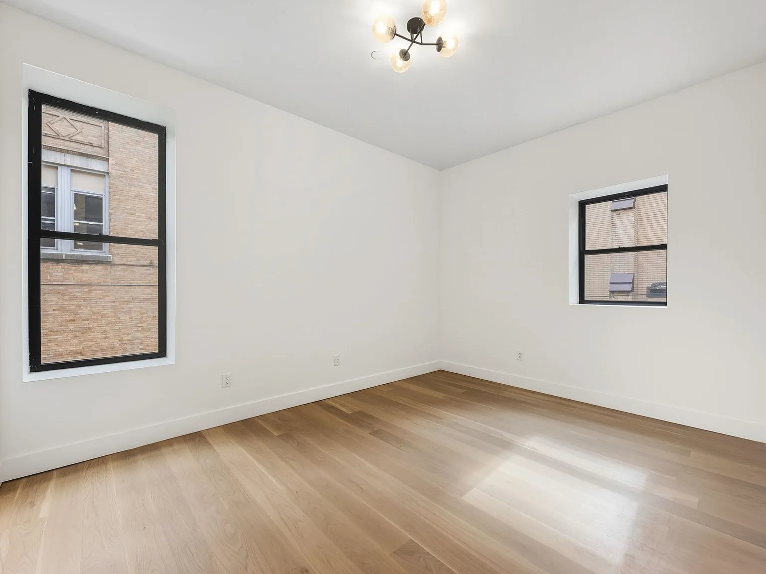 166 Hancock Ave — Photo 4