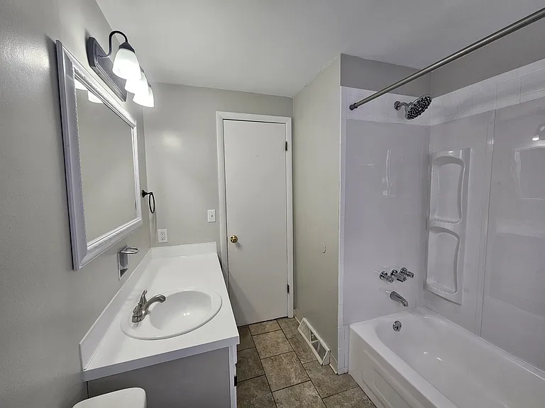 610 1/2 Sunflower Dr — Photo 16
