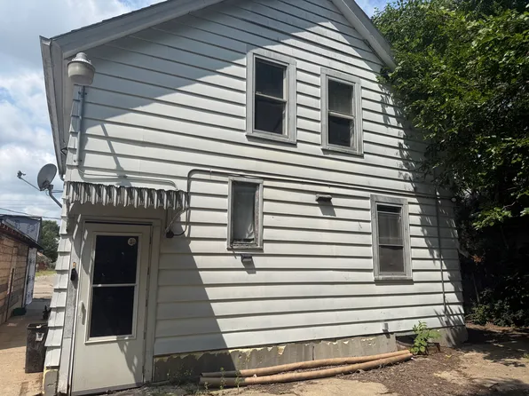 1907 S Wisconsin Ave #1/2, Beloit, WI 53511
