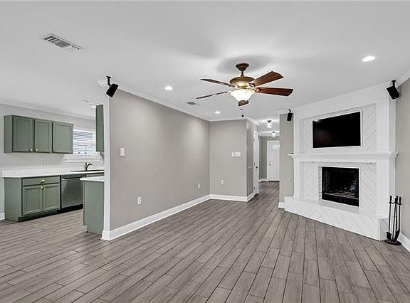 3rd image of 2804 Bradbury St