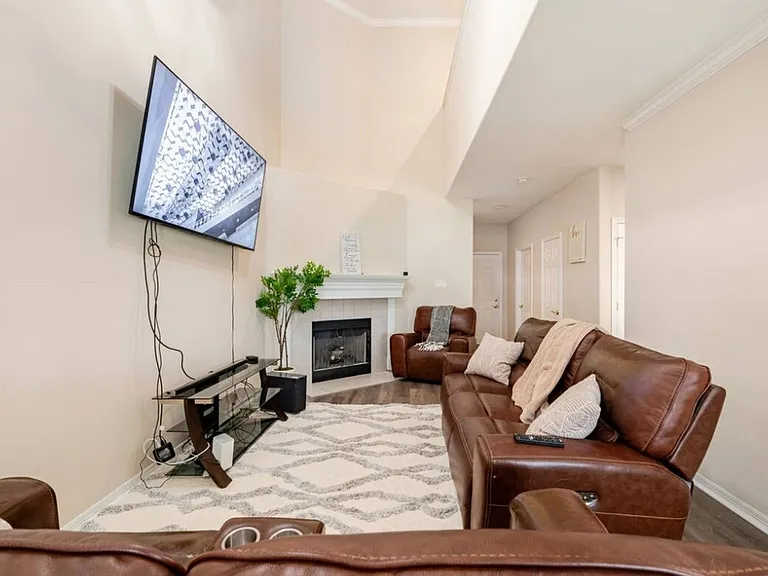 13674 Garden Grove Ct — Photo 16