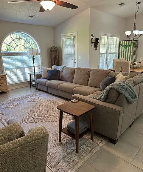 Vaulted ceilings, open floor plan