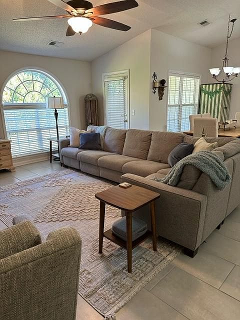 Vaulted ceilings, open floor plan