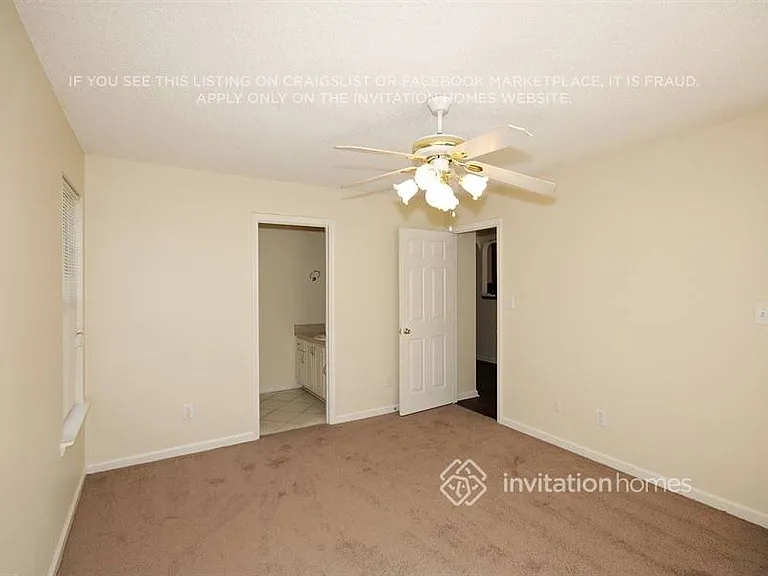 1406 N Hampton Dr — Photo 8