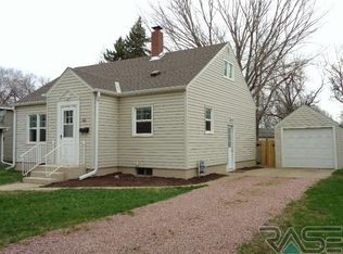 406 W Cedar St, Beresford, SD 57004