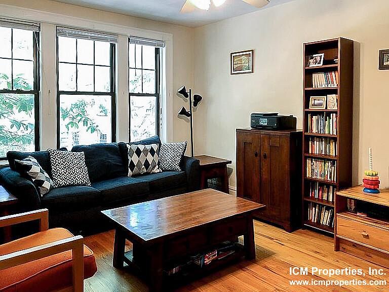 1st image of 1957 W Winnemac Ave #2W
