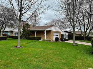 129 W Harris Ave, Bushnell, IL 61422