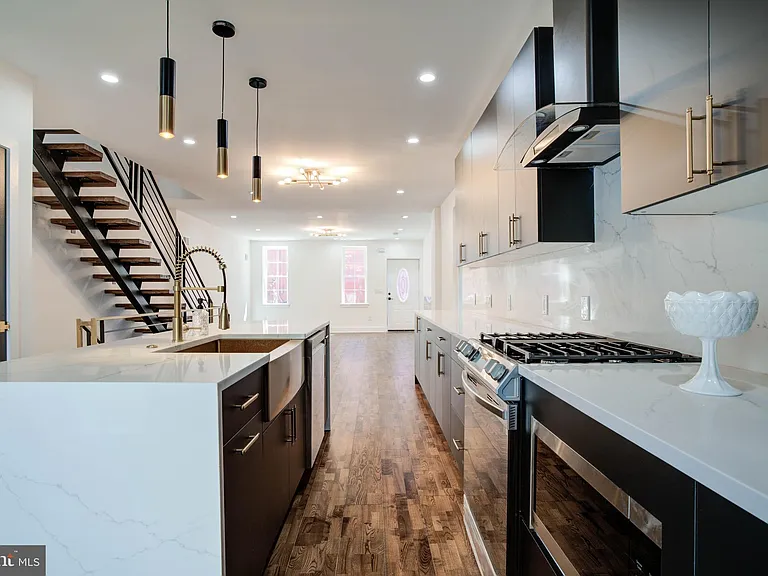 3038 Salmon St — Photo 12