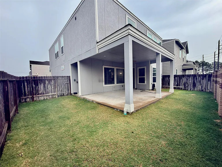 9911 Prairie Silo Ln — Photo 16