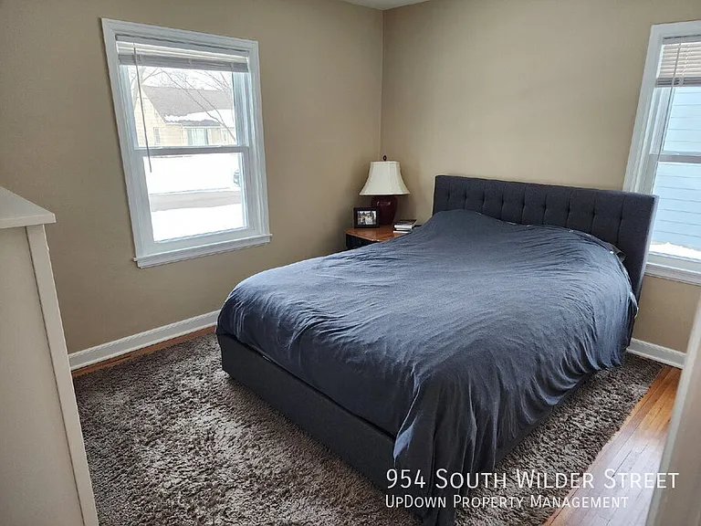 954 Wilder St S — Photo 5