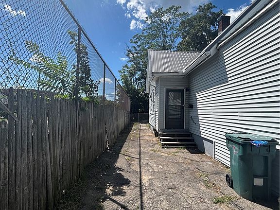 2nd image of 1001 Joseph Ave