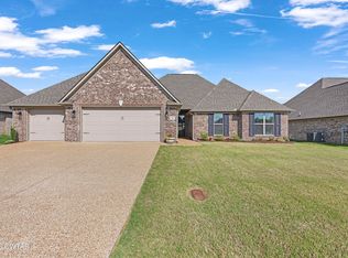 30 Pelican Cv, Jackson, TN 38305
