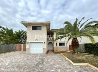 14137 SW 166th Ter, Miami, FL 33177
