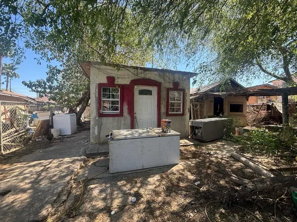 2206 S Smith Ave, Laredo, TX 78046