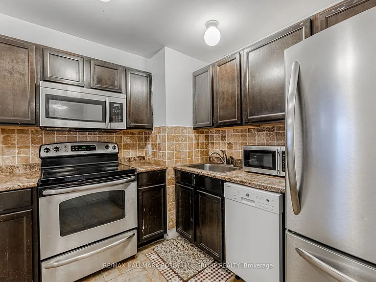 30 Jessica Dr #LOWER — Photo 5