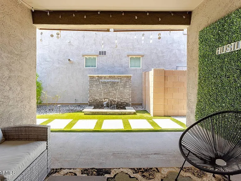 7043 E Portland St — Photo 33