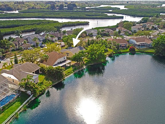 Braden River to the south