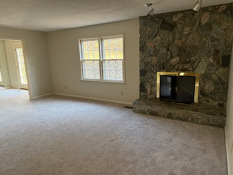 803 Captain Kell Dr — Photo 8