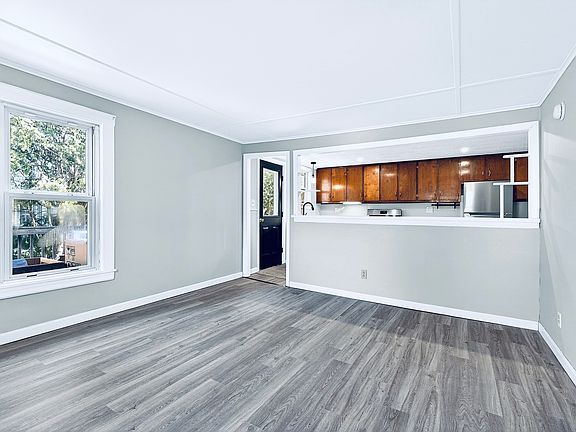 4th image of 32 Patterson St #2