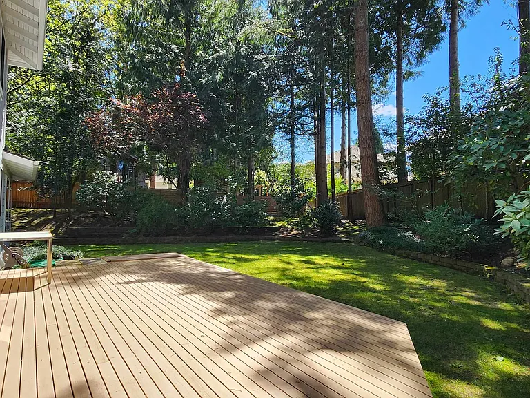 2417 Sahalee Dr W — Photo 29
