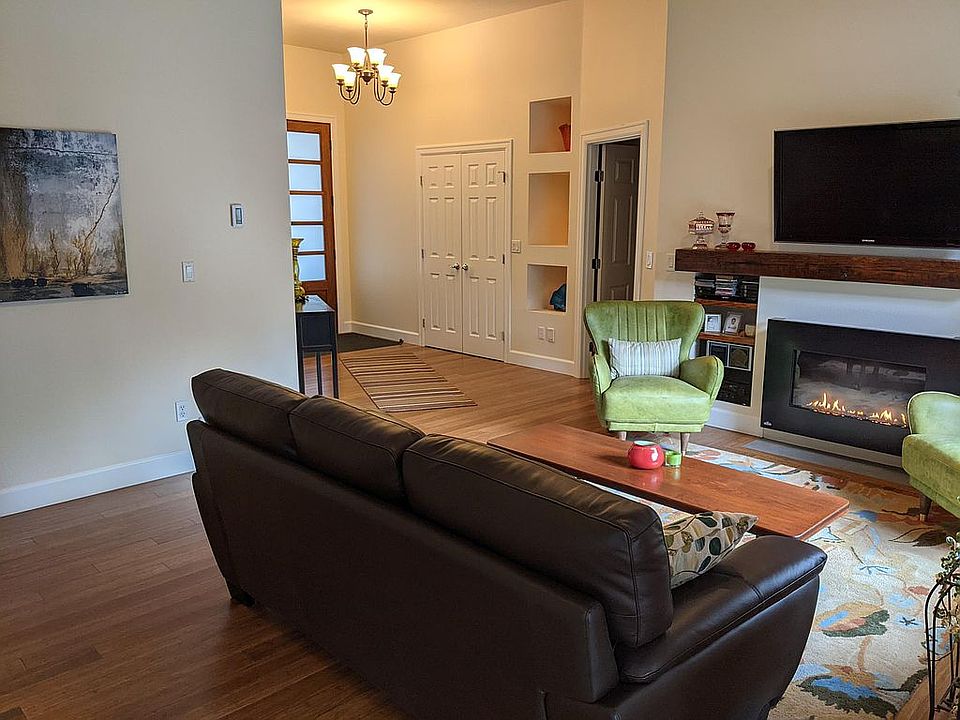2nd image of 25503 SE 192nd St