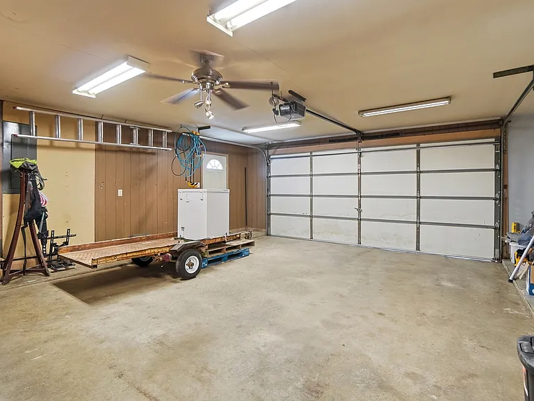 7214 Winnebago Dr — Photo 34