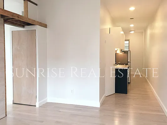 Rented by Sunrise Real Estate | media 27