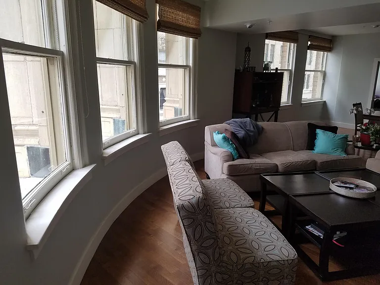 Great Room w curved wall.