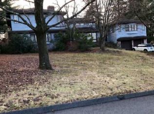 23 Barnswallow Dr, Trumbull, CT 06611