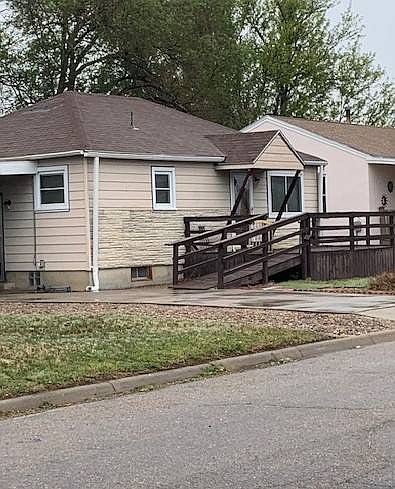 2nd image of 303 2nd St
