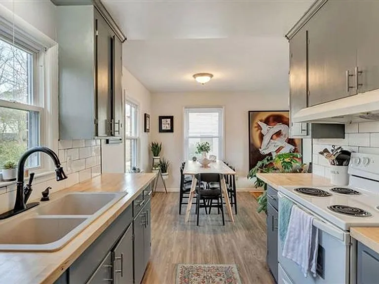105 Piedmont Ave S — Photo 3