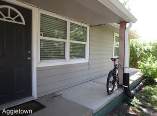 215 Ridge Dr #B, Manhattan, KS 66502