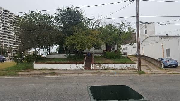 1st image of 210 S Tancahua St APT 2