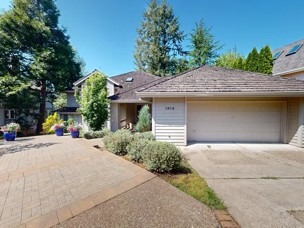 1912 Sunburst Ter, West Linn, OR 97068