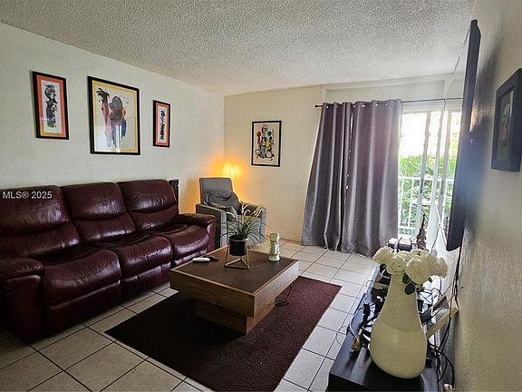 5th image of 801 NW 47th Ave APT 315W