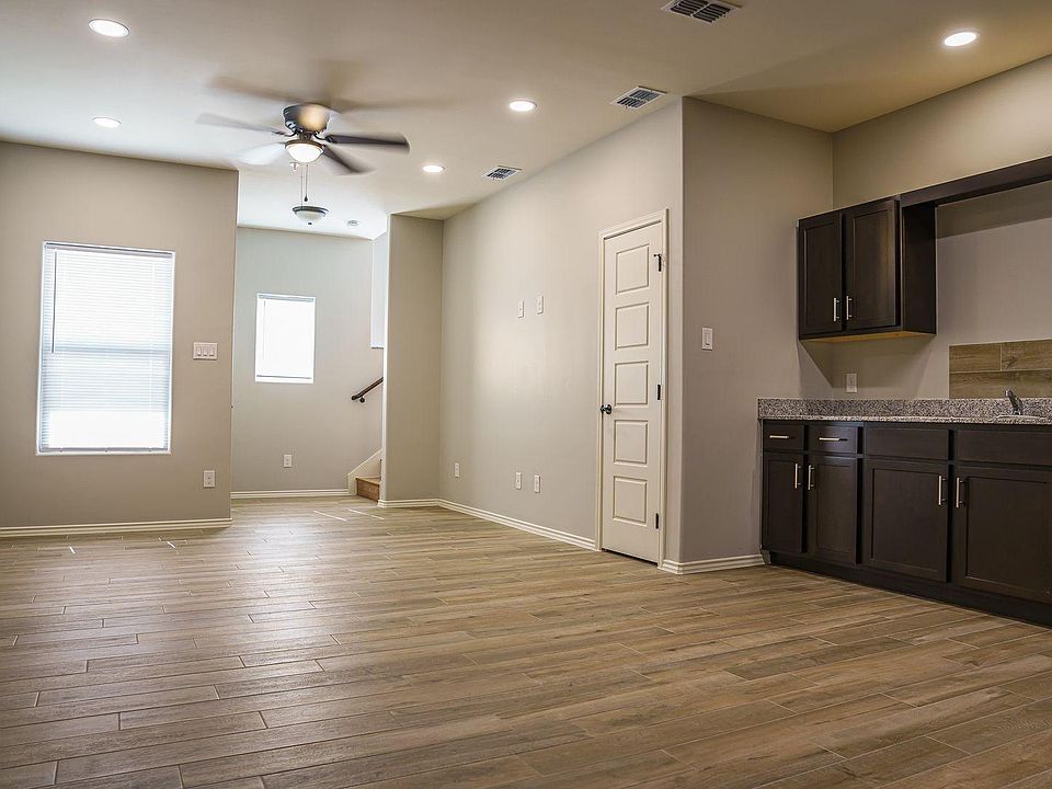 1st image of 1402 S C St #12