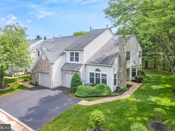 2 Gaylord Ct, Newtown, PA 18940