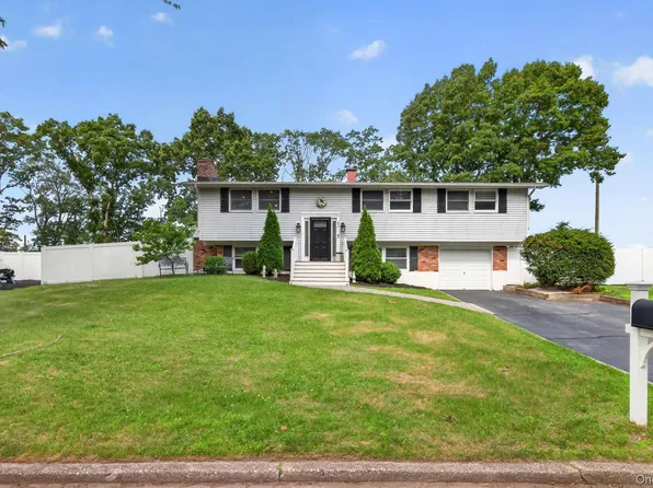42 W Broadway, Port Jefferson Station, NY 11776