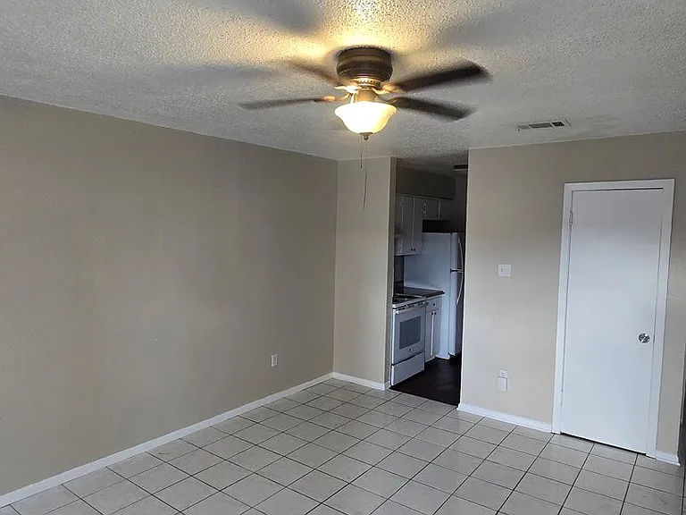 3019 Aspin Dr — Photo 4