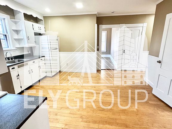 3rd image of 30 Spruce St #1