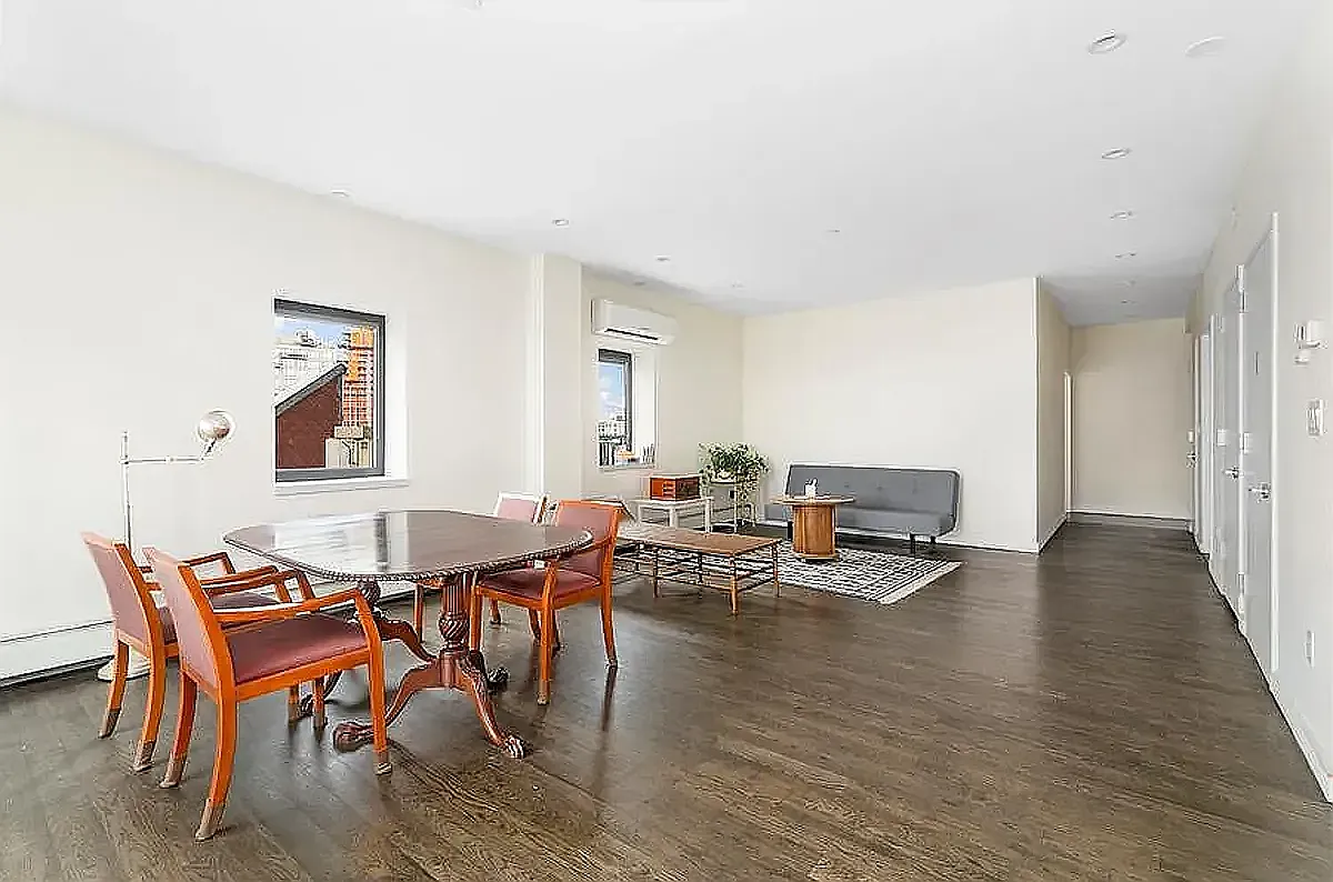 13-14 Jackson Avenue — Photo 2