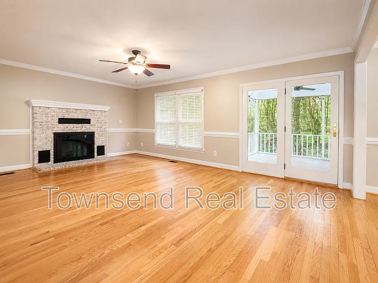 2937 Delaware Dr — Photo 15