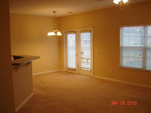 Breakfast Area (Blind will be replaced)