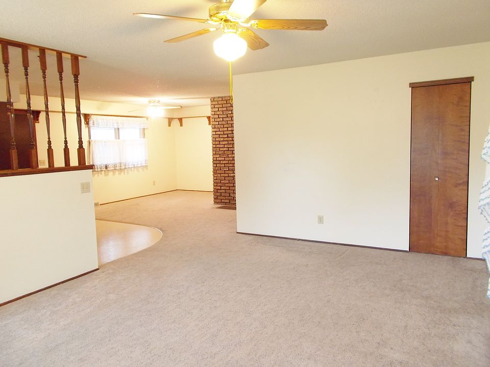 1415 Summit St Beatrice NE 68310 Zillow