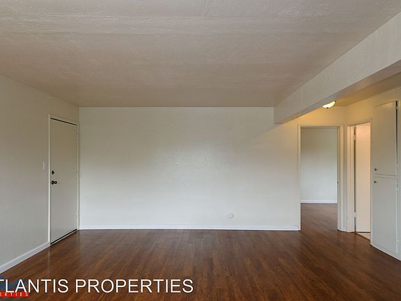 4th image of 457 S 10th St APT 06