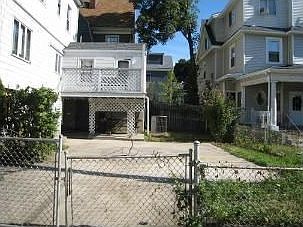 Building Photo 3