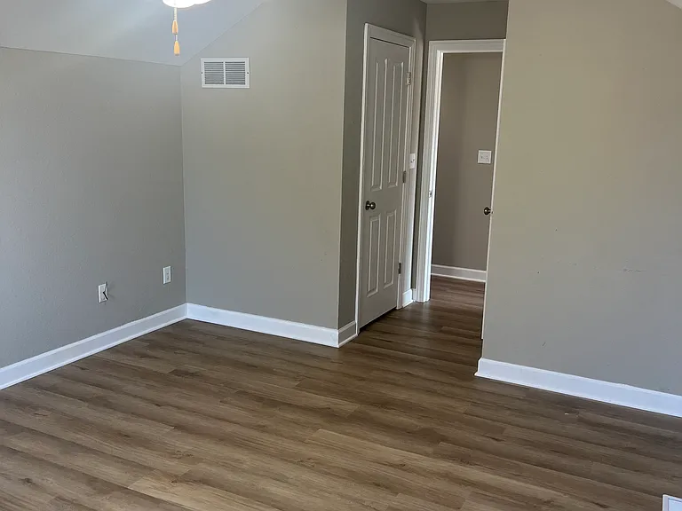 1320 E Brown School Rd — Photo 23