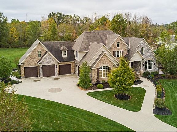 3rd image of 24755 Eagle Pointe