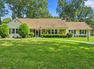 25 Seabrook Lane, Stony Brook, NY 11790