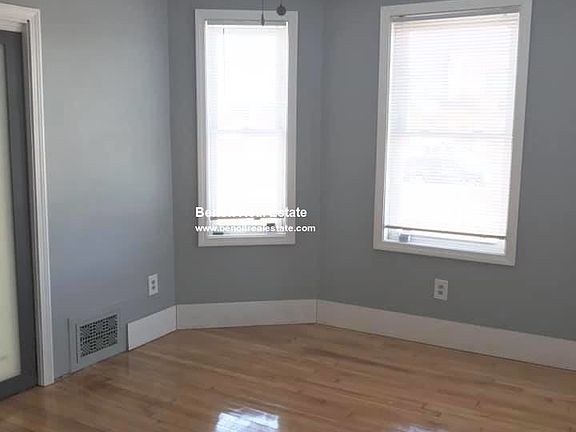 11 maine ave 4